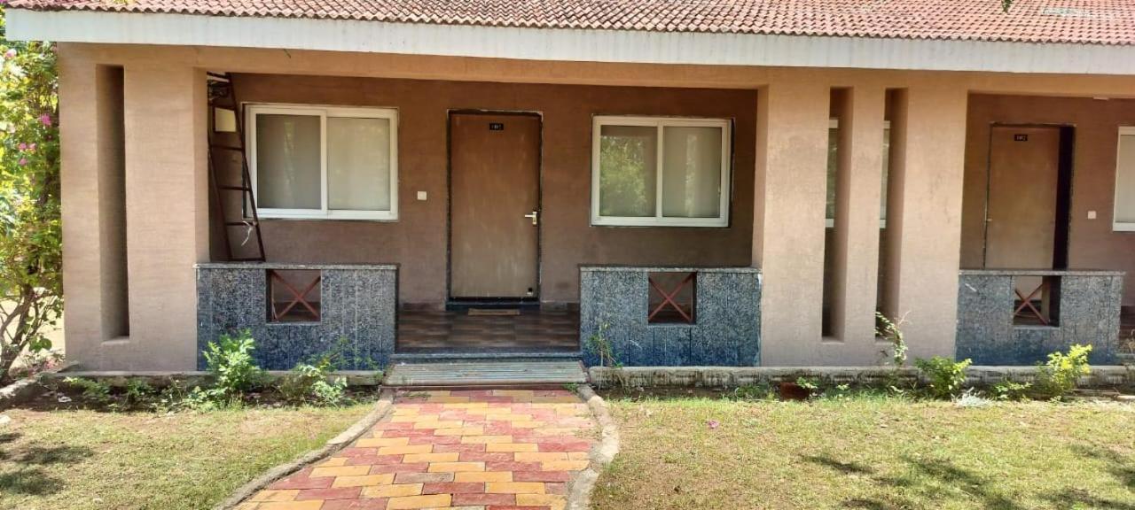 Nisarg Resort Jabalpur Extérieur photo