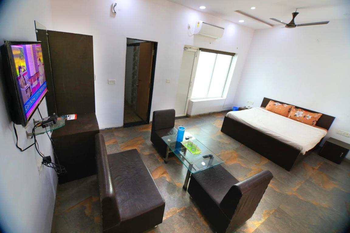 Nisarg Resort Jabalpur Extérieur photo