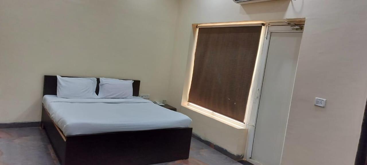 Nisarg Resort Jabalpur Extérieur photo