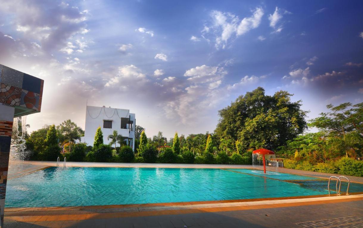 Nisarg Resort Jabalpur Extérieur photo